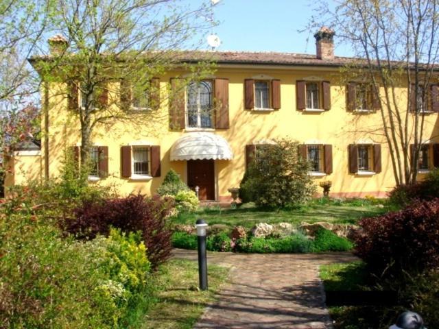 La Corte Del Cavaliere Bed & Breakfast Calderara di Reno Ngoại thất bức ảnh